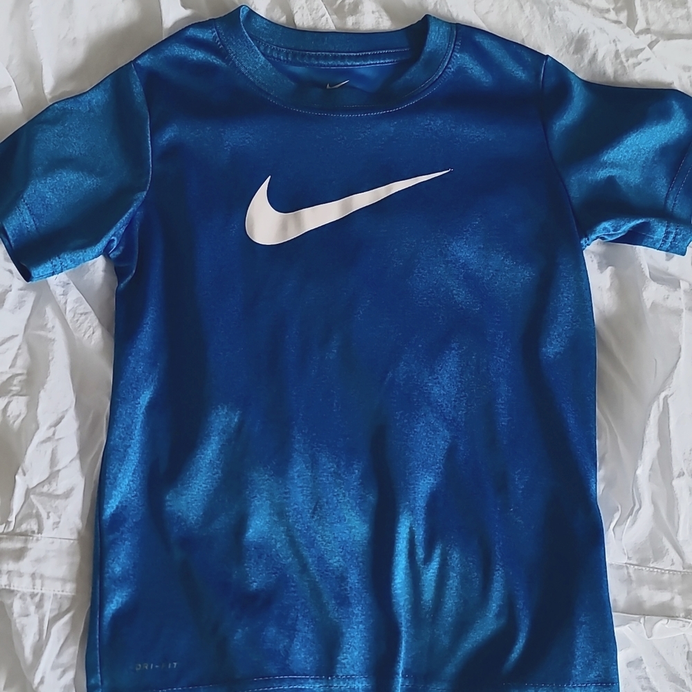 Nike dry-fit tee,  6/youth medium